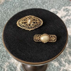 Set of 2 pins, Victorian style, gold tone with faux pearl accents.